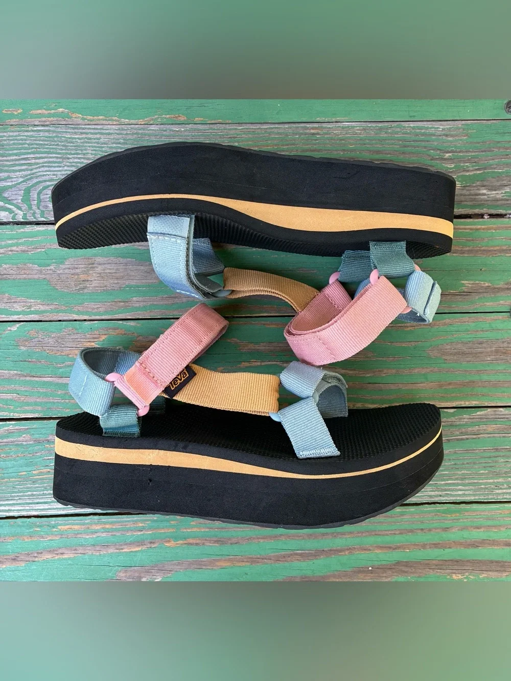 TEVA Womens Flatform Universal Light Multi Sandals Sz 7 Retro Shoes